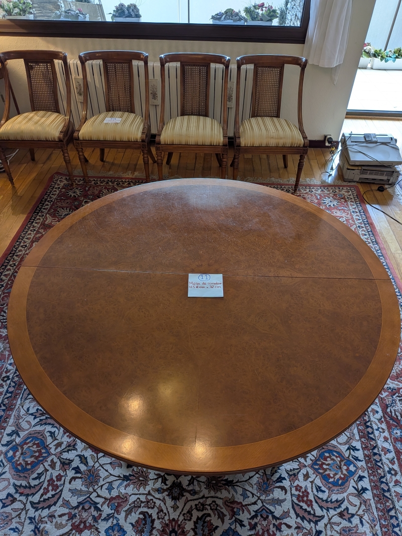 Mesa de comedor con extensión y 6 sillas