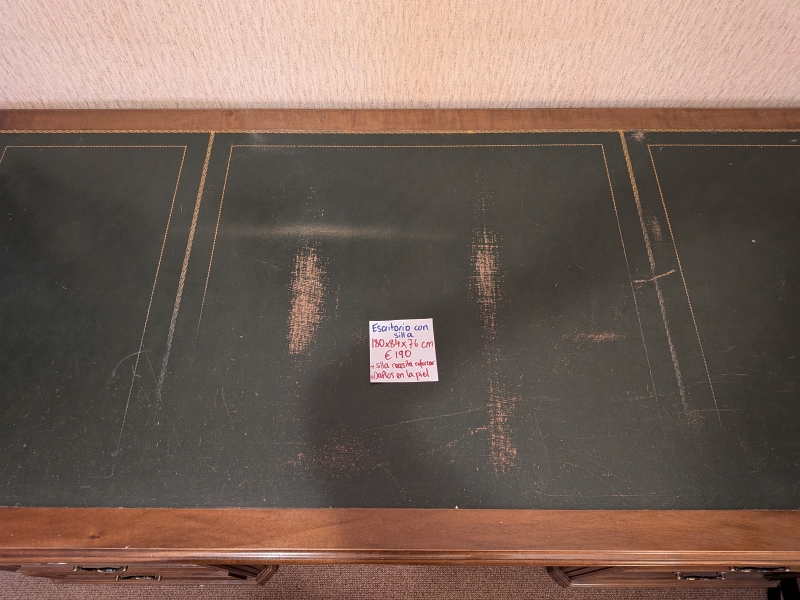 Escritorio con silla