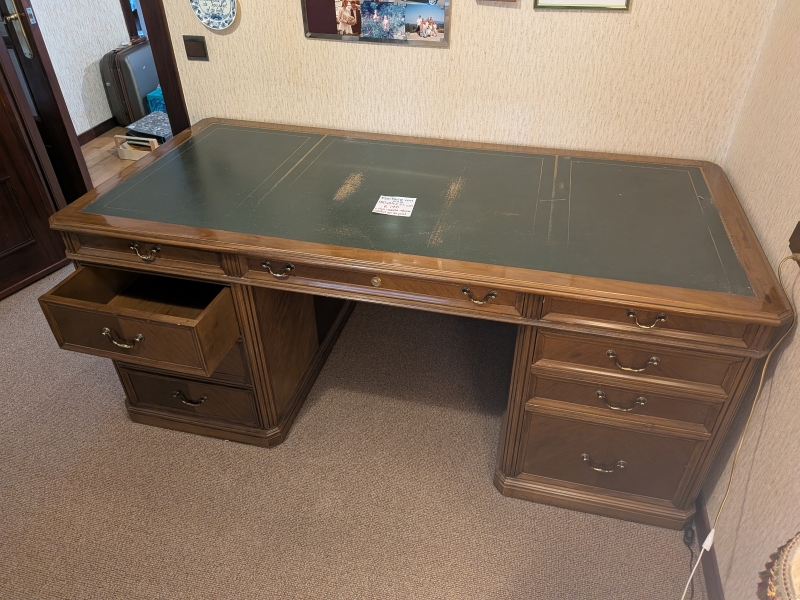 Escritorio con silla