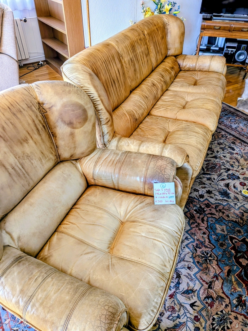 Sofá y sillón en piel